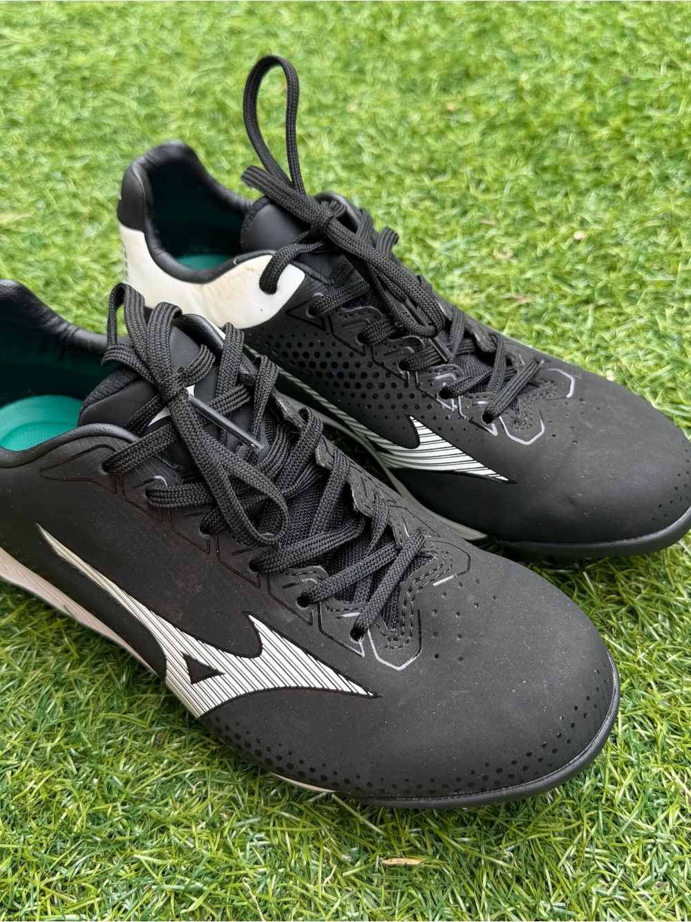 Mizuno Cleats size 5